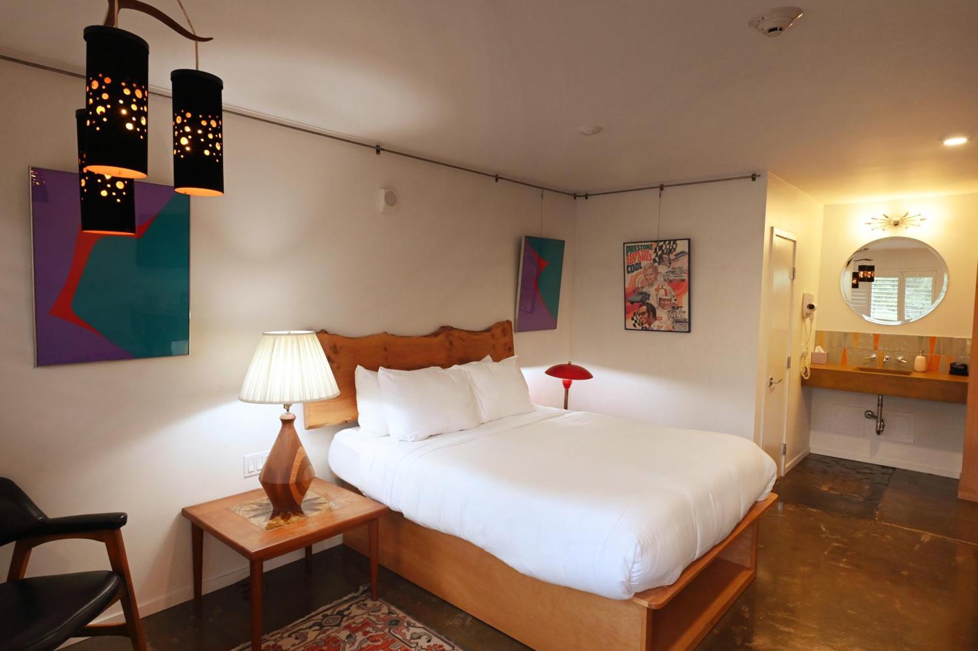 The Astro Motel Santa Rosa Room photo